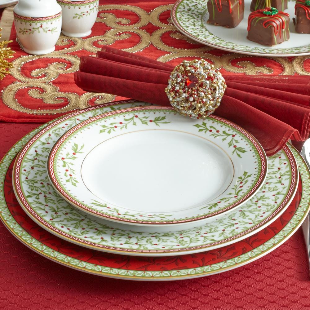 Holiday Traditions Set of 4 Dinner Plates
